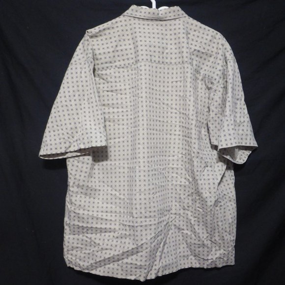 R&R CLASSICS, large 100% cotton, short sleeve button down shirt with pocket, GUC - Picture 2 of 11